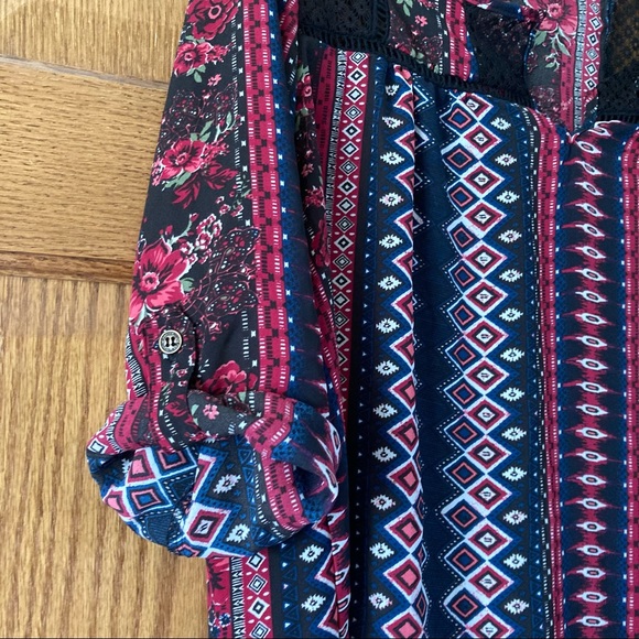 Rewind Semi-Sheer Bold Pattern 3/4 Sleeve Top M - Picture 4 of 8